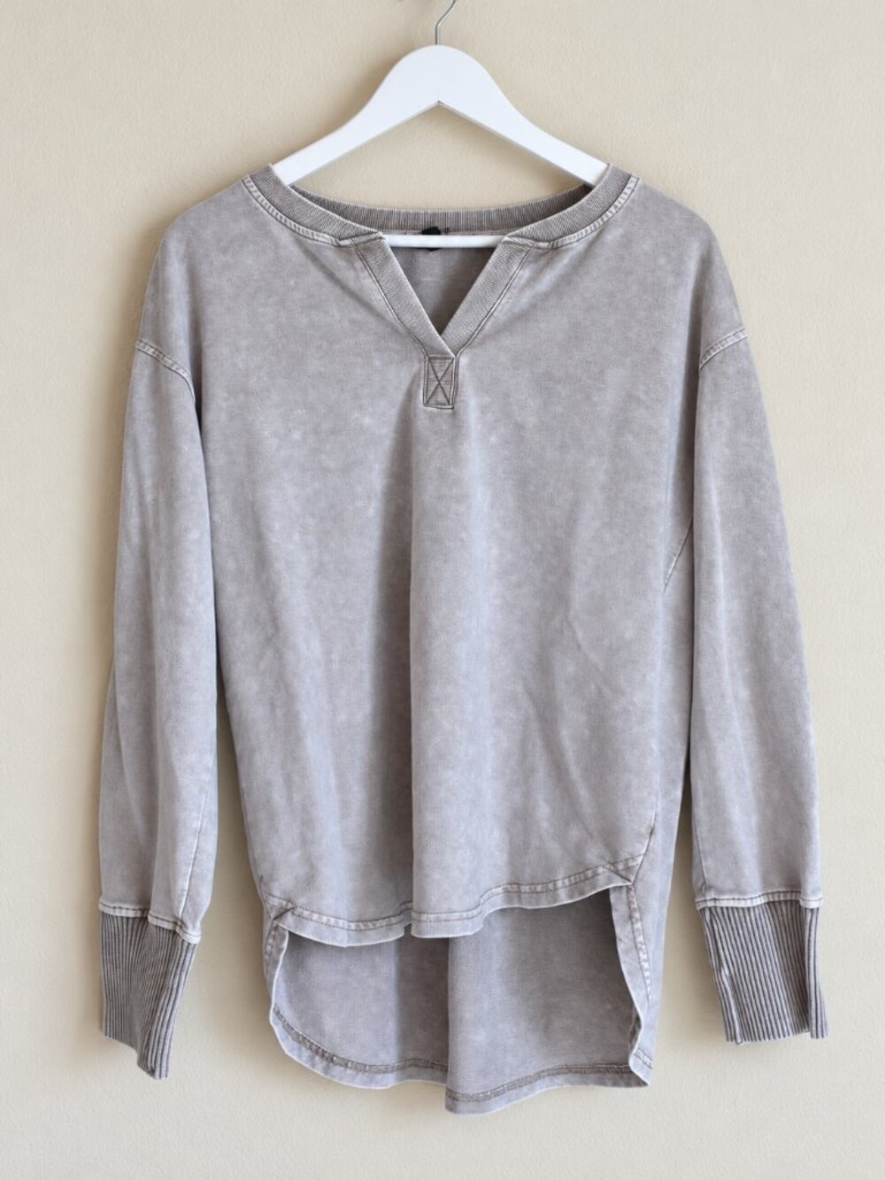 Jane + Delancey Gray Mineral Wash Split Neck High Low Pullover Top M